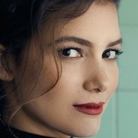 Abril Schreiber Meztelen