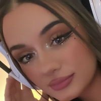 Ailincia Meztelen