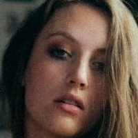 Aimée Pienschke Meztelen