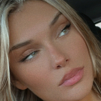 Alaina Meztelen