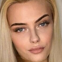 alarna Meztelen