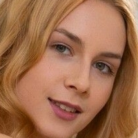 Alecia Meztelen