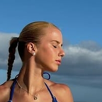 Aleksandra Wr Meztelen