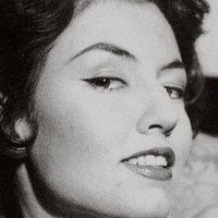 Alice Denham Meztelen