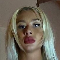 Alix Small Meztelen