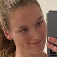ally.hrng Meztelen
