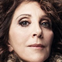 Andrea Martin Meztelen