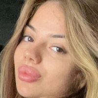 Andreea Elena Meztelen