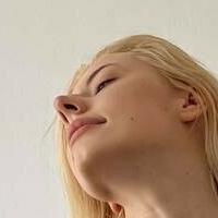 Angel Alice Meztelen