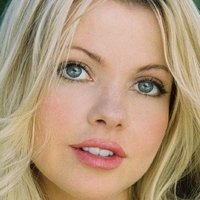 Angela Little Meztelen