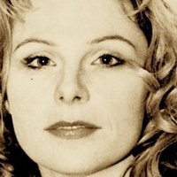 Angelica Torn Meztelen