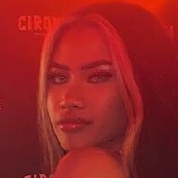 Angelysiaa Meztelen