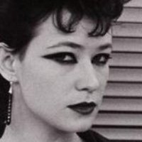 Ann Magnuson Meztelen