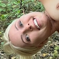 AnnaDelos Meztelen