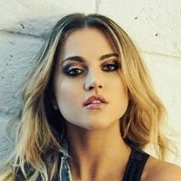 Anne Winters Meztelen