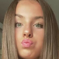Annelise Brundell Meztelen