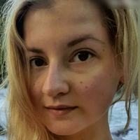 Annika H. Meztelen