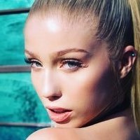 Arielle Raycene Meztelen