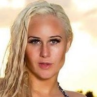 Arna Bára Karlsdóttir Meztelen