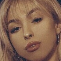 Ashley Andrianna Meztelen