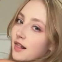 Ava Mathis Meztelen