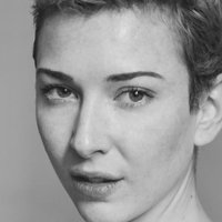 Ava Verne Meztelen
