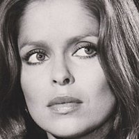 Barbara Bach Meztelen