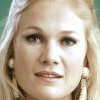 Bibi Besch Meztelen