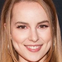 Bridgit Mendler Meztelen