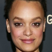 Britne Oldford Meztelen