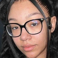 Caileneasely Meztelen