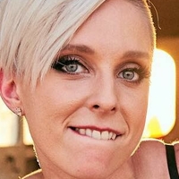 Caitlin V Neal Meztelen