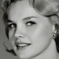 Carol Baker Meztelen