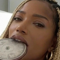 Carola Mater Meztelen