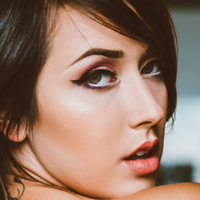 Carolyn Jean Meztelen