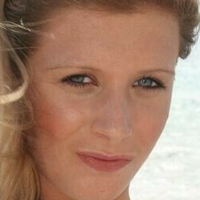 Charlie Jay Meztelen