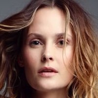Charlotte de Carle Meztelen