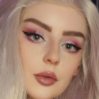 Cherrie Velvet Meztelen