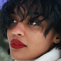 China Anne McClain Meztelen