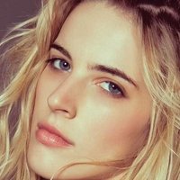 Chloë Holmes Meztelen