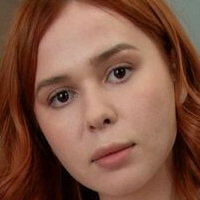 Chloe Nude Meztelen