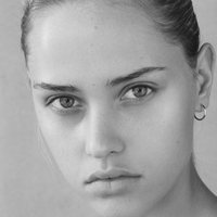Claire Guena Meztelen