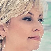 Claudia Jung Meztelen
