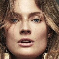 Constance Jablonski Meztelen