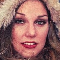 Constance Money Meztelen