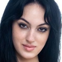 Corinna F Meztelen