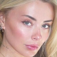 Corinna Kop Meztelen