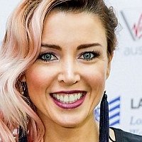 Dannii Minogue Meztelen