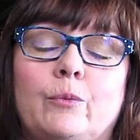 Dee Hennigan Meztelen