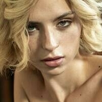 Deneb Delmas Meztelen